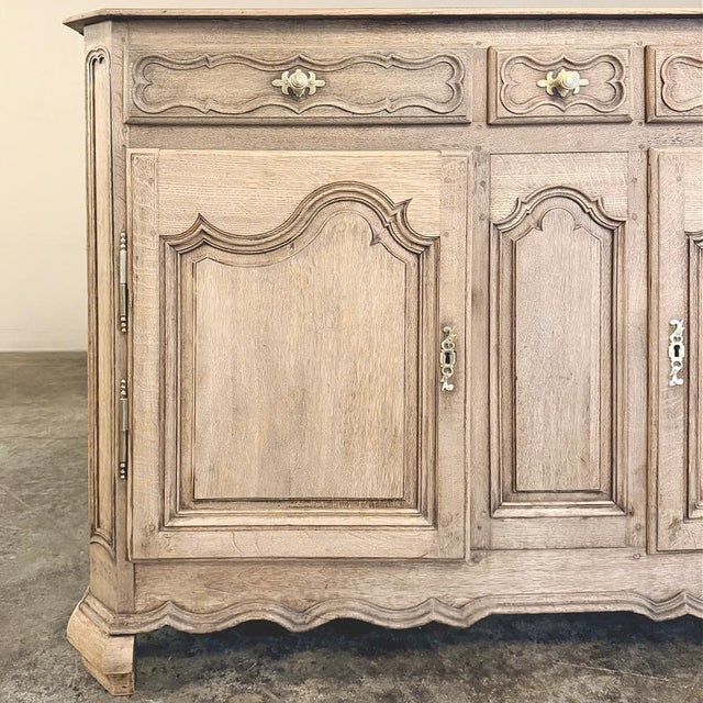 18th Century Country French Louis XIV Style Buffet in Stripped Oak For Sale In Baton Rouge - Image 6 of 18