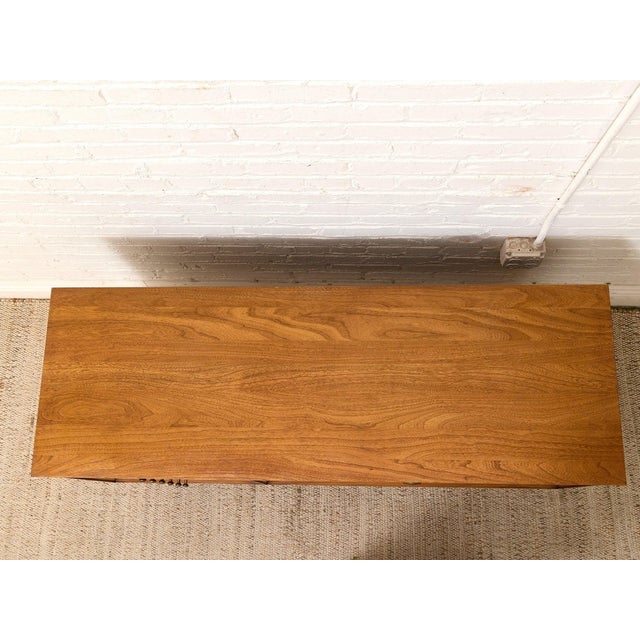 Vintage Mid-Century Modern Walnut Gentleman’s Dresser For Sale In Los Angeles - Image 6 of 12