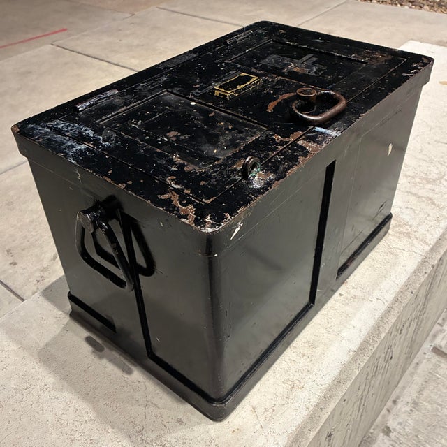 These boxes were said to have originally been designed for Railroad Express Agency to safeguard gold, and seem to have...