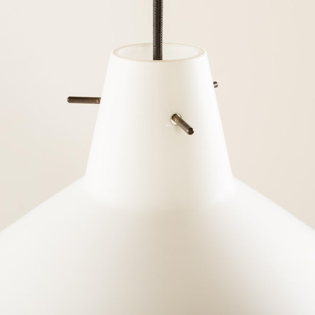 ASEA Mid-Century Modern Italian Opaline Glass Pedant Lamp from Asea, 1970s For Sale - Image 4 of 7