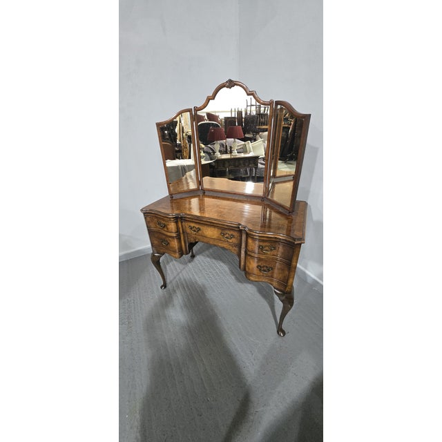 Queen Anne Walnut Dressing Table, 1920 For Sale - Image 17 of 18