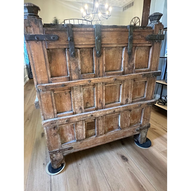 Oak Paneled Closed Bench, Attributed to Northern Europe, Late 17th Century For Sale - Image 13 of 14