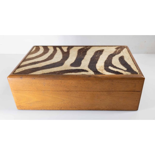 Mid-Century French or American Walnut and Zebra Humidor Box For Sale In New York - Image 6 of 17