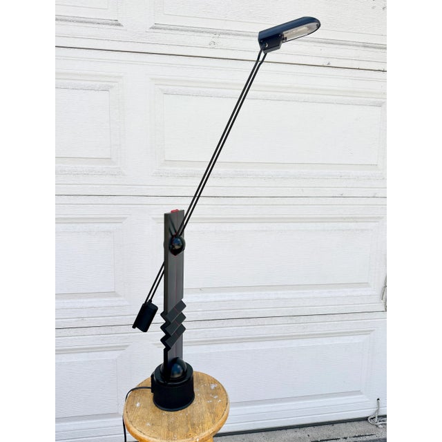 This is a great Memphis style postmodern table lamp with sphere and zigzag details. Modern retro 1980s halogen table desk...