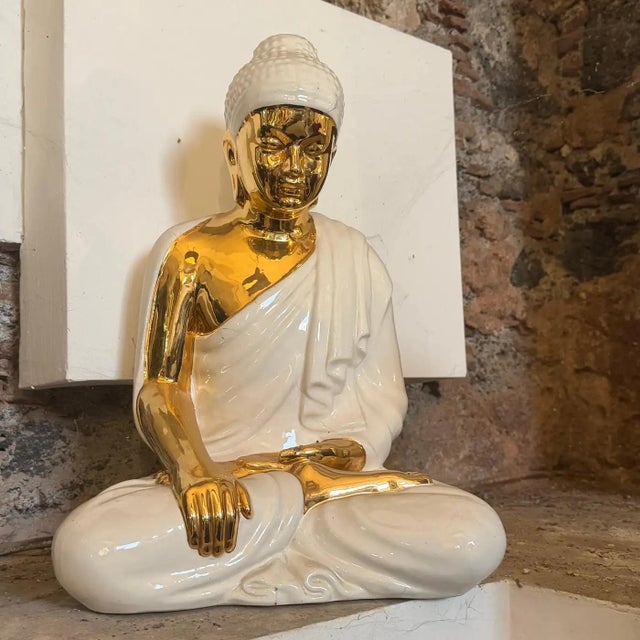 Contemporary 1980s Modernist White and Gold Porcelain Buddha Statue by Tommaso Barbi For Sale - Image 3 of 13