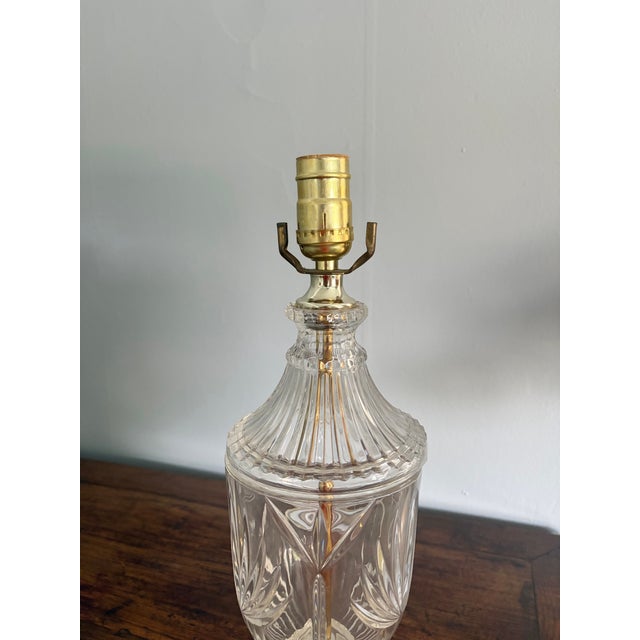 Vintage Hollywood Regency Cut Crystal & Brass Table Lamp For Sale - Image 4 of 9