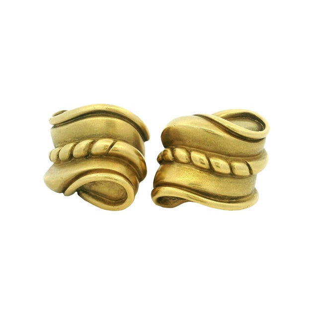 1980s Pair of Barry Kieselstein-Cord 1982 Omega Collection 18k Green Gold Scroll Earrings For Sale - Image 9 of 13