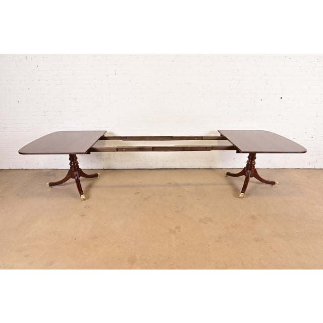 Henredon Georgian Banded Mahogany Double Pedestal Extension Dining Table, Newly Refinished For Sale In South Bend - Image 6 of 14