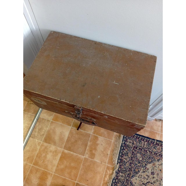 Vintage French Wooden Storage Box, 1930s, in Very Good conditions. Designed 1920 to 1949