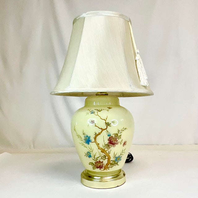 Chinoiserie Mid-Century FloraChinoiserie Reverse Transfer Ware Glass Table Lamp For Sale - Image 3 of 9