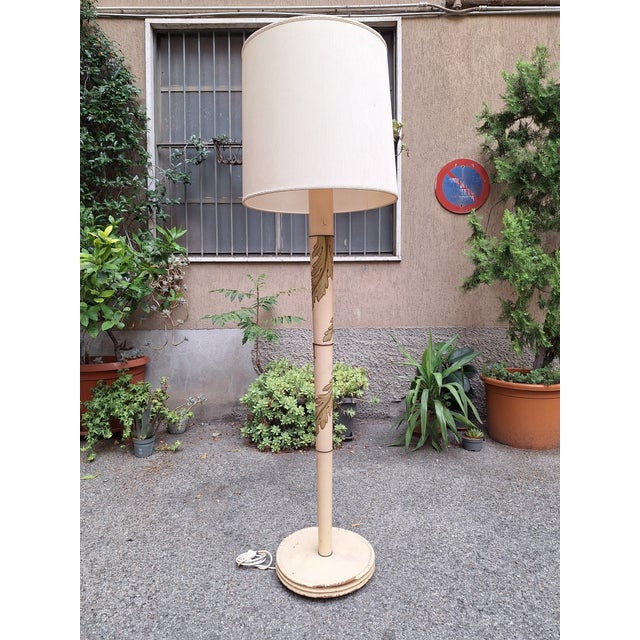 Floor Lamp in White Lacquered Wood with Floral Decorations and Fabric Lampshade by Osvaldo Borsani, 1940s For Sale - Image 6 of 11