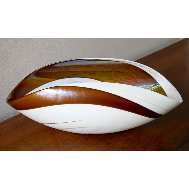 White Murano Attributed Art Glass Bowl – Iridescent Cartoccio Form in Ivory & Brown, Hand-Blown Venetian Style Sculptural Centerpiece For Sale - Image 8 of 16