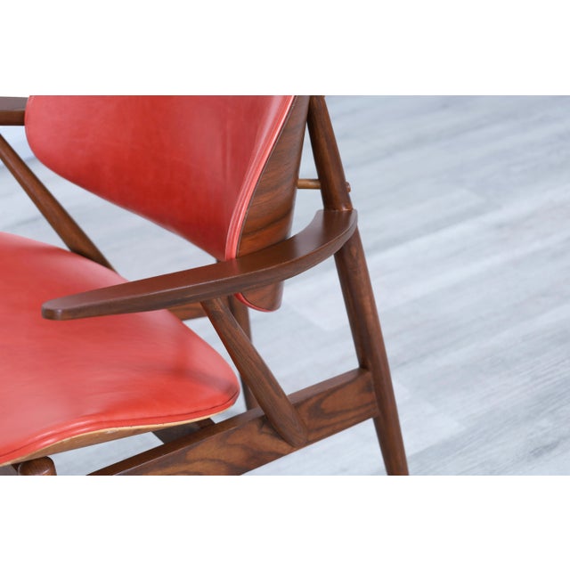 Wood Mid-Century Leather "Clam Shell" Armchair by Seymour J. Wiener for Kodawood For Sale - Image 7 of 12