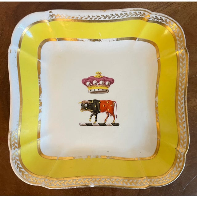 English Antique Early 19th Century George III Coalport Porcelain Square Dessert Dish With Cow or Bull Crown Armorial Crest Circa 1810 For Sale - Image 3 of 10