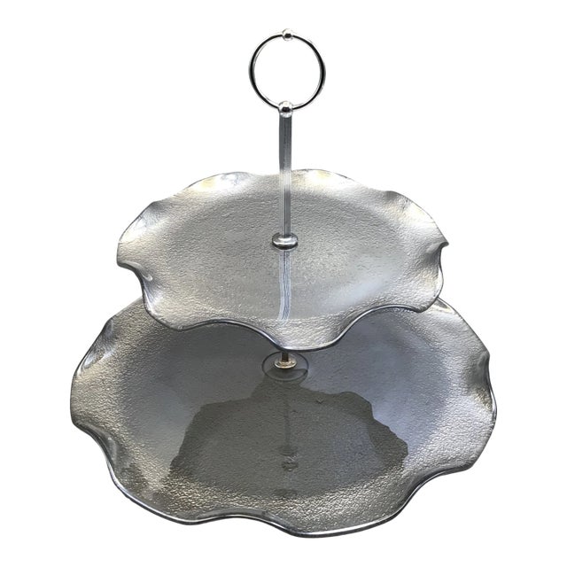 Dorothy Thorpe Style Glass 2 Tiered Serving Tray With Textured Silver Bottoms and Ruffled Edge For Sale