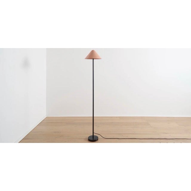 Mid-Century Modern Mid-Century Modern Peach & Black Floor Lamp For Sale - Image 3 of 7
