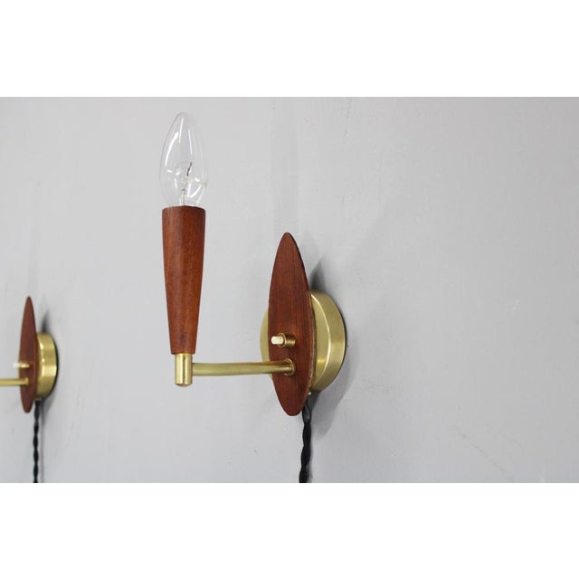 Mid-Century Modern Danish Teak and Brass Wall Lights, 1960s, Set of 2 For Sale - Image 4 of 10