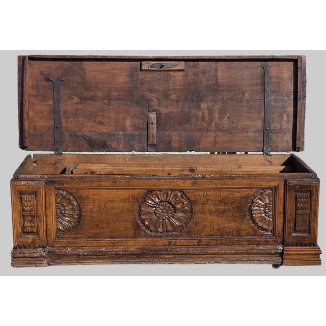 18th Century Rustic Trentino Chest in Carved Wood For Sale - Image 12 of 18