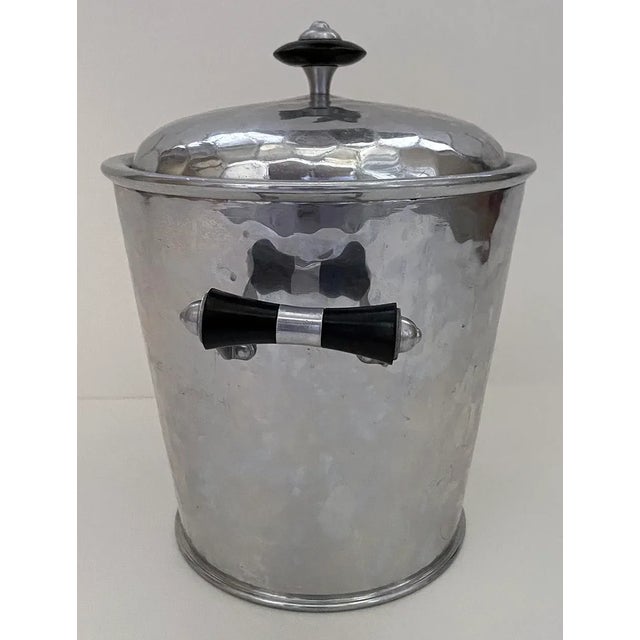 1950s Mid Century Ice Bucket With Bakelite Knob and Handles For Sale - Image 5 of 8