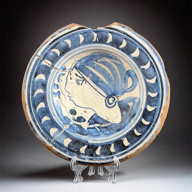 Catalan Blue and White Plate with Female Figure, Spain, 1620-1700 For Sale - Image 10 of 10