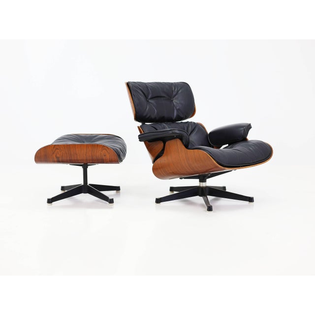 Wood Set of Model 670 Lounge Chair and Ottoman in Rosewood and Black Leather by Charles & Ray Eames for Herman Miller, USA, 1956 For Sale - Image 7 of 17
