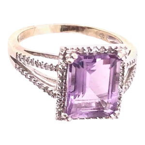 14 Karat White Gold Fashion Amethyst Ring With Diamonds, Size 7.5
