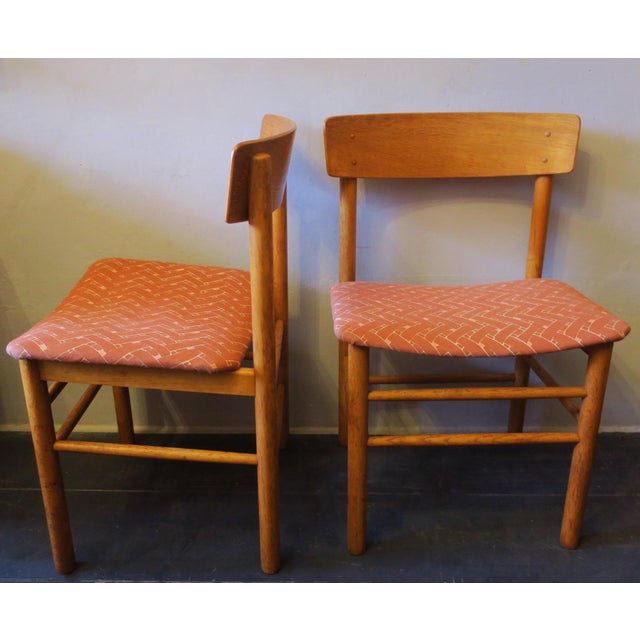Mid-Century J39 Shaker Chairs in Elm by Børge Mogensen for Farstrup Møbler, 1950s, Set of 2 For Sale - Image 11 of 11