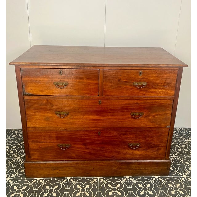 Edwardian Arts and Crafts Chest of Drawers in Mahogany, 1890s For Sale - Image 3 of 18