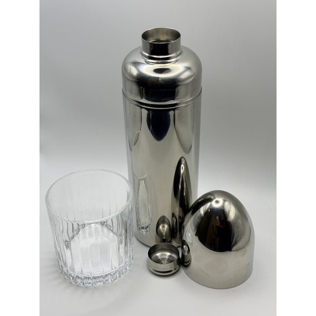 Vintage Stainless Steel Bullet Cocktail Shaker | Modernist Barware | 11” Tall For Sale In Chicago - Image 6 of 7