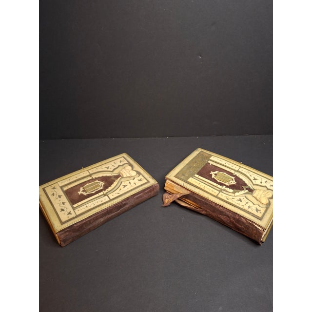 Off-white Antique 1893 Vienna Machzor Set Rosh Hashanah Yom Kippur Bone Brass Velvet Binding For Sale - Image 8 of 17