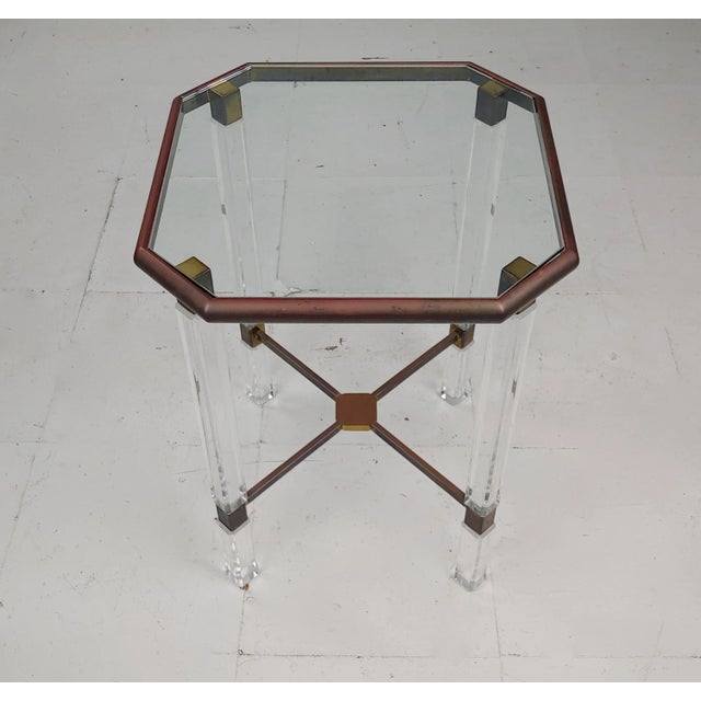 Mid Century Modern Lucite & Brass Coppered Side Table Stand For Sale In Los Angeles - Image 6 of 10