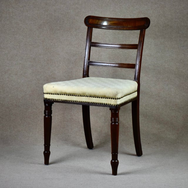 Antique Regency Chairs in Cuban Mahogny, 1820, Set of 8, in Very Good conditions. Designed before 1890
