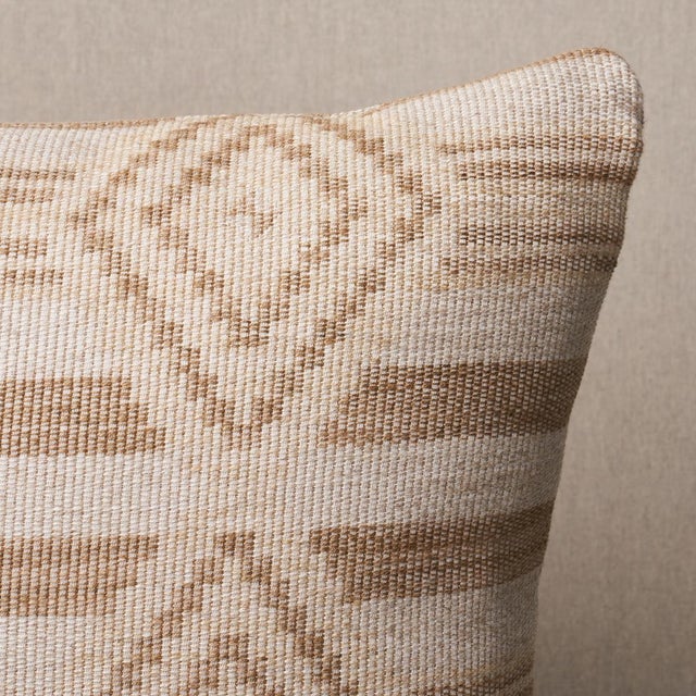 This pillow features Manta Performance with a knife edge finish. A layered geometric inspired by indigenous motifs, this...