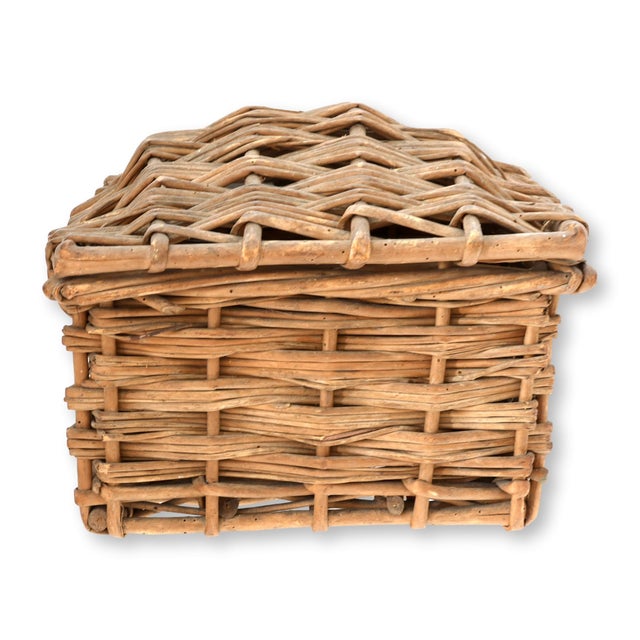 Antique English Wicker Hamper For Sale - Image 4 of 7