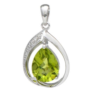 14KW Peridot(1.90) & Diamond(0.04) Pendant For Sale