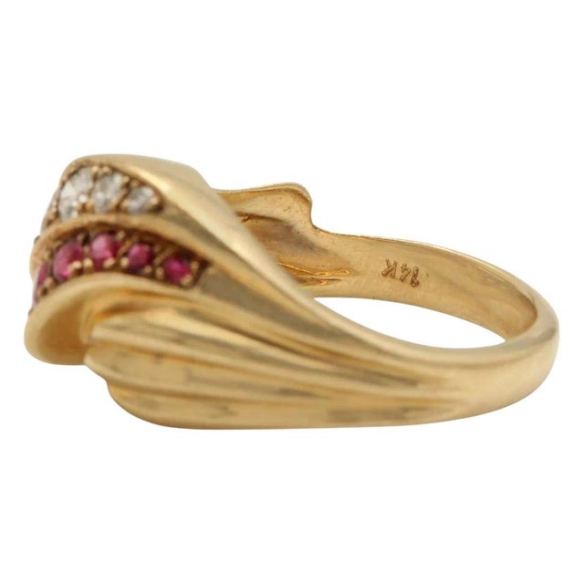 Vintage Natural Ruby and Natural Diamond 14k Solid Yellow Gold Ring, Size 5.5 For Sale - Image 4 of 8