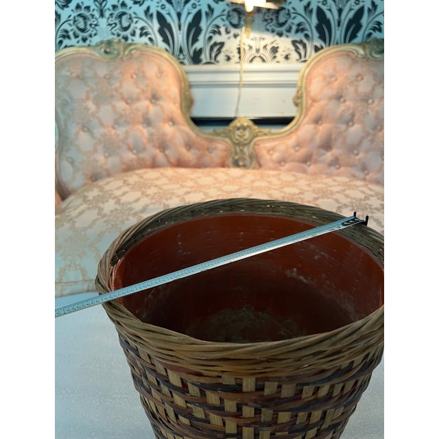 1970s Vintage Hand Woven Basket in Zig-Zag Pattern For Sale In Atlanta - Image 6 of 6