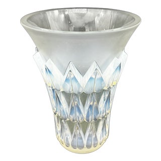 Leaf Vase by René Lalique for Lalique, 1932 For Sale