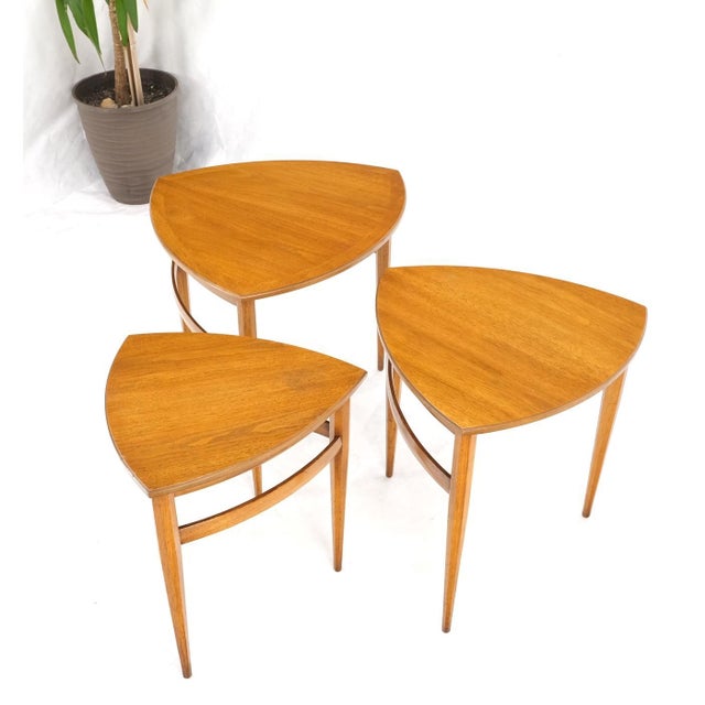 Mid 20th Century Set of Mid-Century Modern Three Rounded Triangle Shape Nesting Stacking Tables For Sale - Image 5 of 14