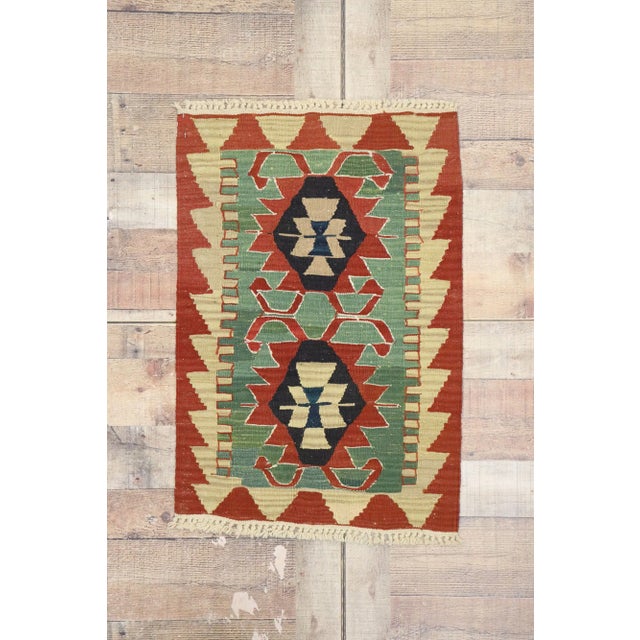 Green Vintage Persian Shiraz Kilim Rug - 01'11 X 02'10 For Sale - Image 8 of 9