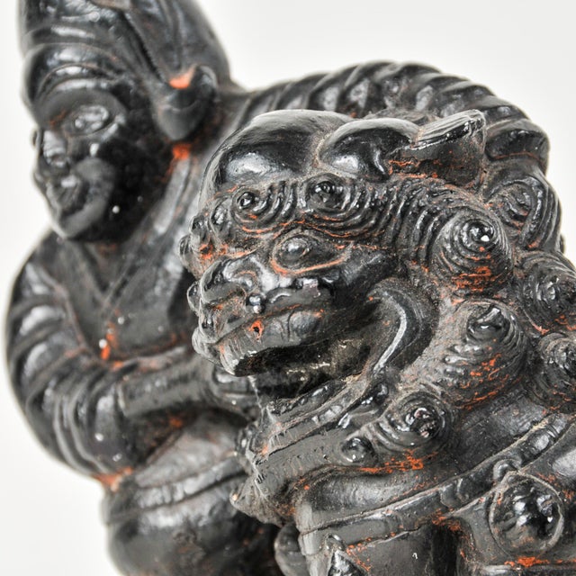 Mid 20th Century Rare Pair of Asian Art Foo Dog Guardian Lion Bookends With Figures For Sale In Rochester - Image 6 of 16