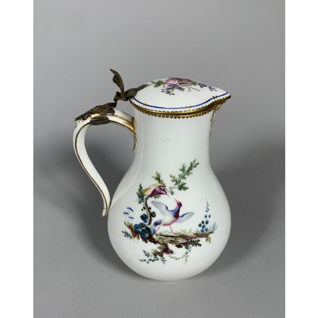 Covered Porcelain Water Jug ​​from Sèvres, 1757 For Sale - Image 9 of 15