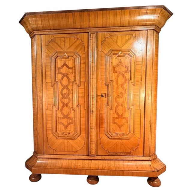 Mid 18th Century Antique South German Baroque Armoire in Walnut, 1750 For Sale - Image 5 of 5