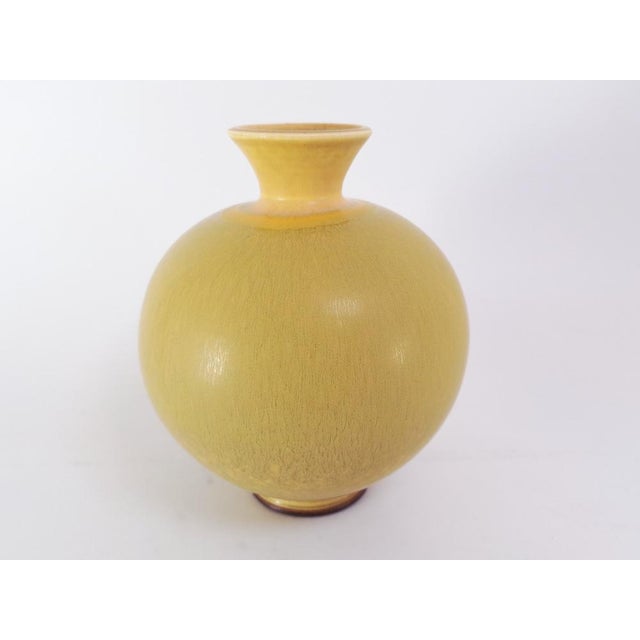 Mid-Century Modern Round Vase with Yellow Hares Fur Glaze by Berndt Friberg for Gustavsberg, 1977 For Sale - Image 3 of 13