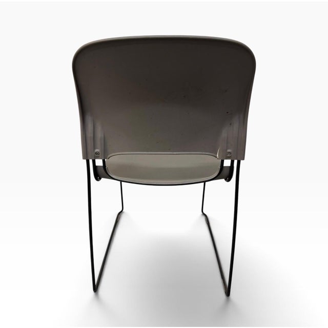 Modern Herman Miller Limerick Stacking Chairs - Set of 4 For Sale In Philadelphia - Image 6 of 7