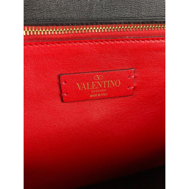 Valentino VRING Medium andbag For Sale - Image 10 of 10