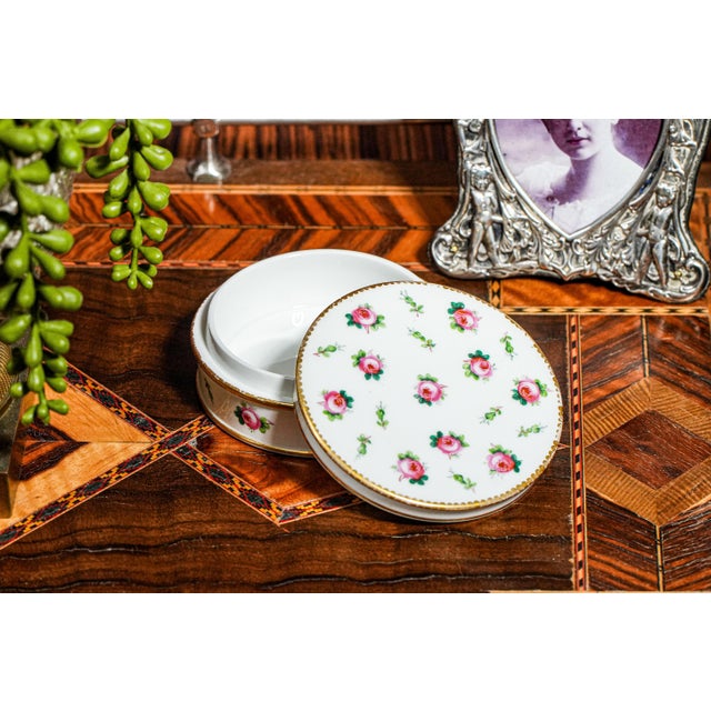Ceramic Beautiful English Hand Painted Rose Mintons China Antique Porcelain Circular Jewelry Vanity Box For Sale - Image 7 of 13