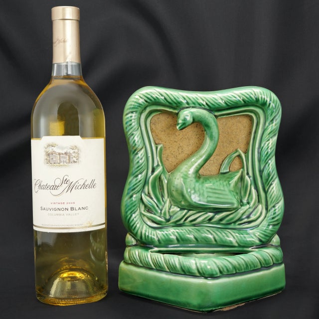 A fun and nostalgic TV lamp to sit on the old TV and watch those old 1950's TV programs. A molded ceramic TV lamp planter...