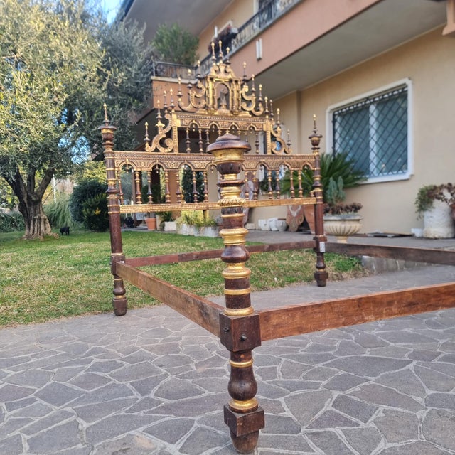 Antique Walnut Bed with Gilding, 1650 For Sale - Image 4 of 17