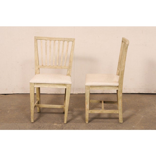 19th Century 19th Century Swedish Gustavian Chairs with New Linen Seats - Set of 2 For Sale - Image 5 of 11